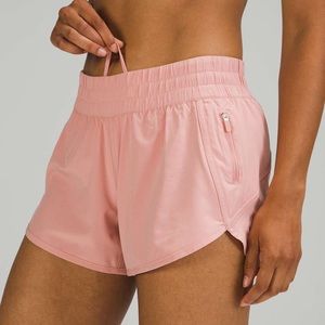 Tracker Shorts 4in in Pink Puff